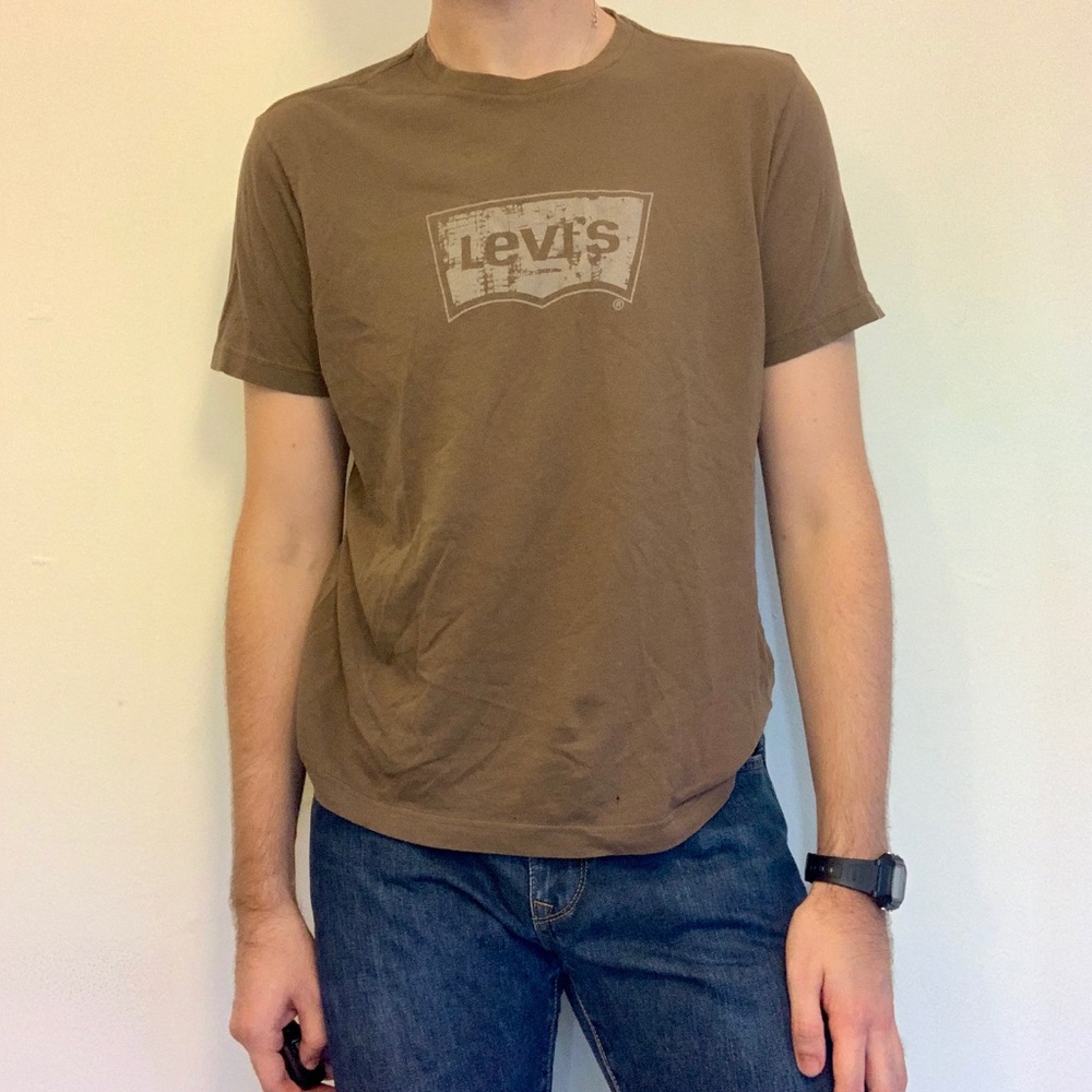 Levi’s Brown T-Shirt